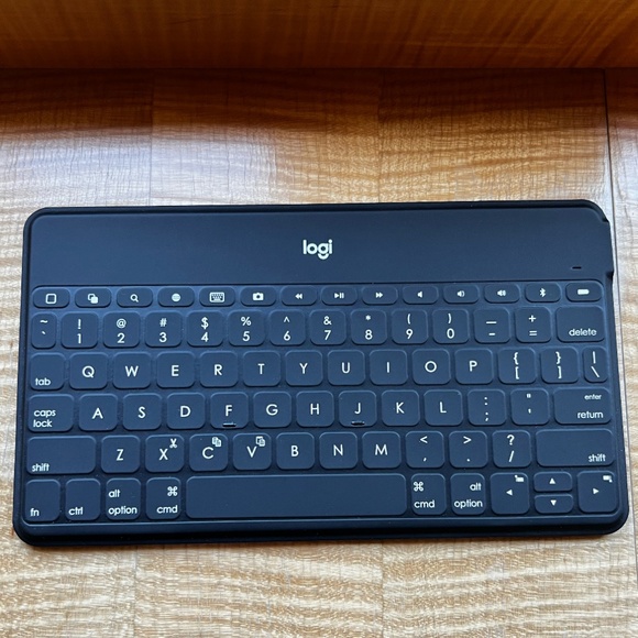 Logitech Keys-to-Go Ultra Slim Keyboard for Tablet / iPad